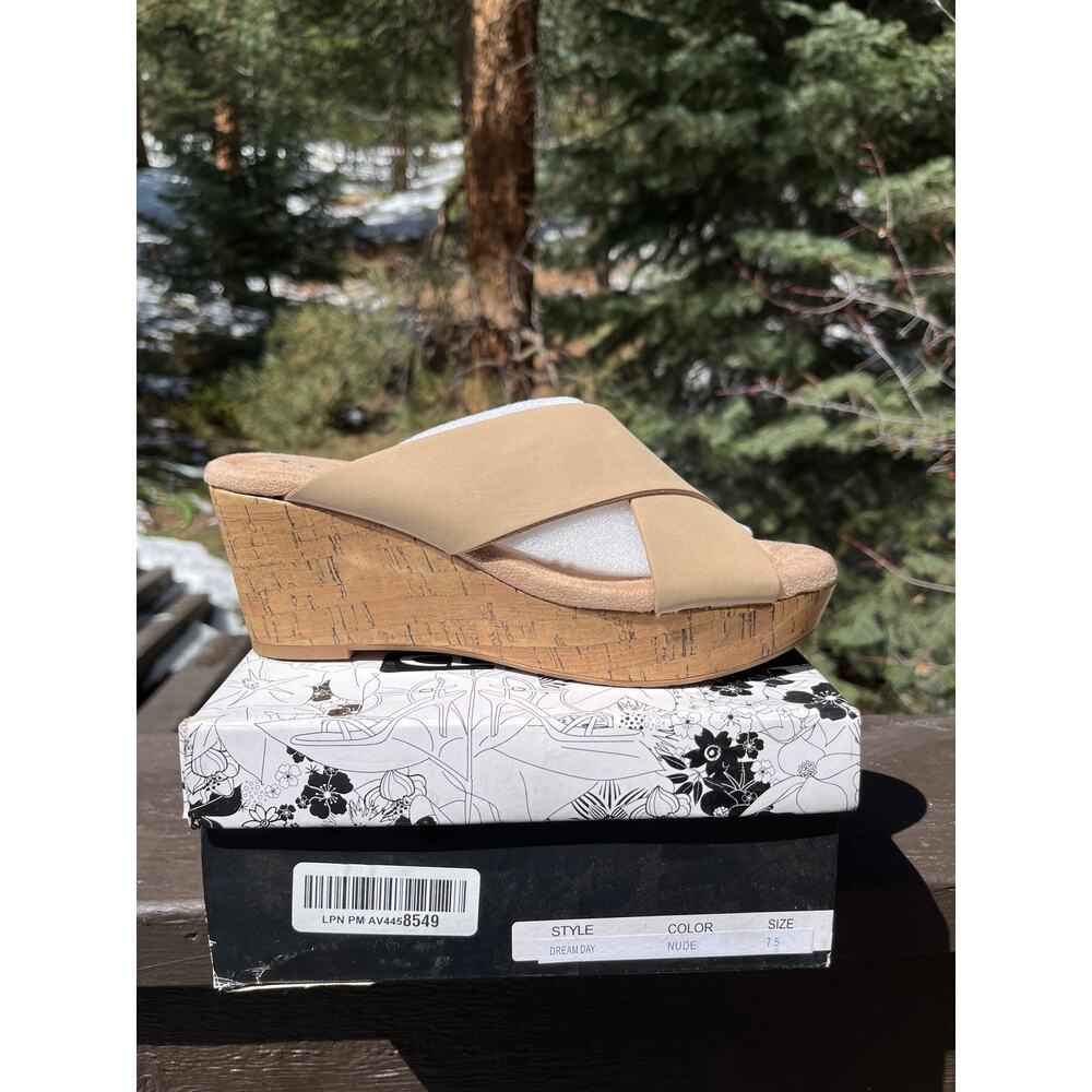 NEW CL by Laundry Dream Day Wedge Nude Beige Sandals Women’s Size 7.5